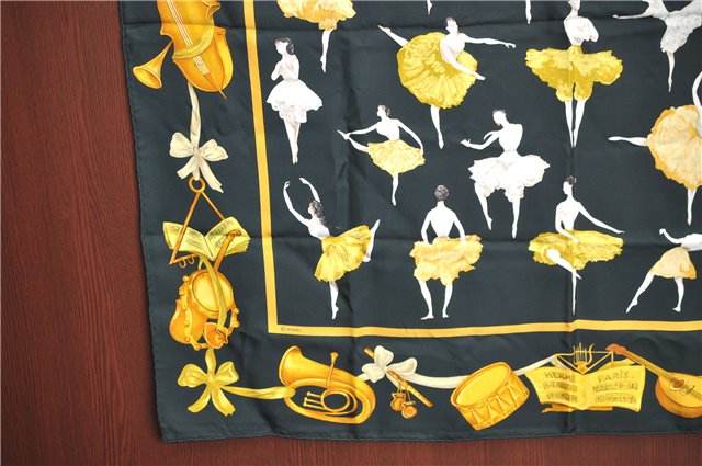 Authentic HERMES Carre 90 Scarf 