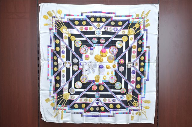 Authentic HERMES Carre 90 Scarf 