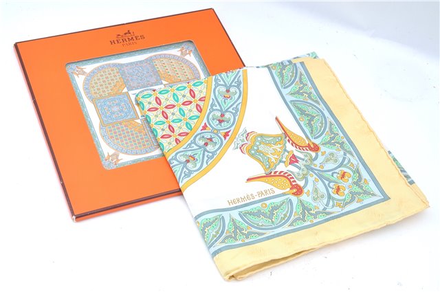 Authentic HERMES Carre 90 Scarf 