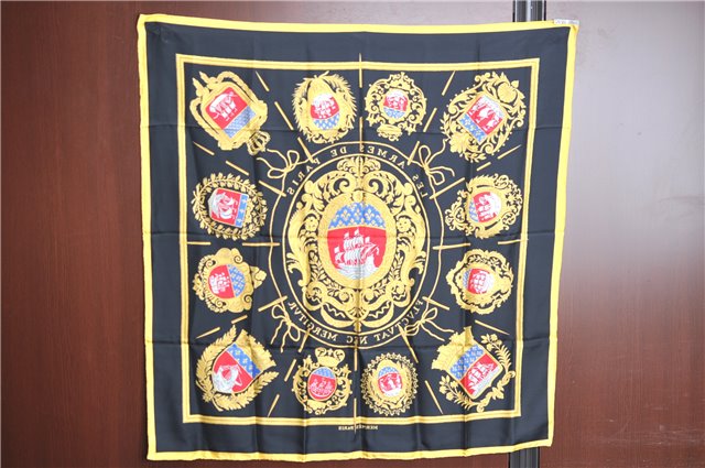 Authentic HERMES Carre 90 Scarf 