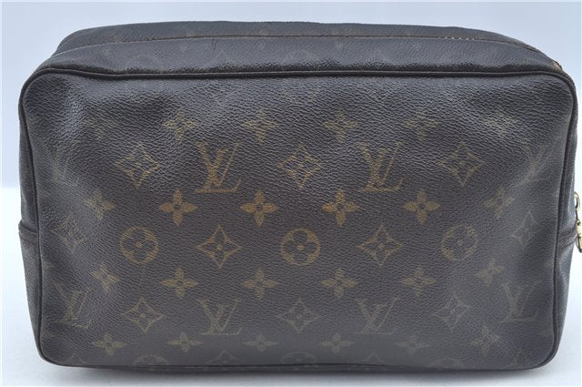 Auth Louis Vuitton Monogram Trousse Toilette 28 Clutch Hand Bag M47522 LV J8937