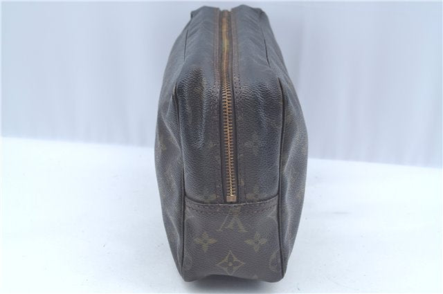 Auth Louis Vuitton Monogram Trousse Toilette 28 Clutch Hand Bag M47522 LV J8937