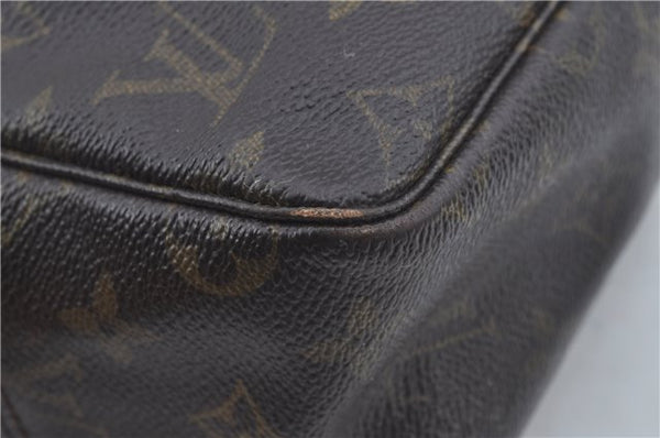 Auth Louis Vuitton Monogram Trousse Toilette 28 Clutch Hand Bag M47522 LV J8937
