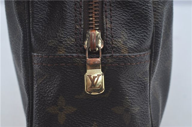 Auth Louis Vuitton Monogram Trousse Toilette 28 Clutch Hand Bag M47522 LV J8937