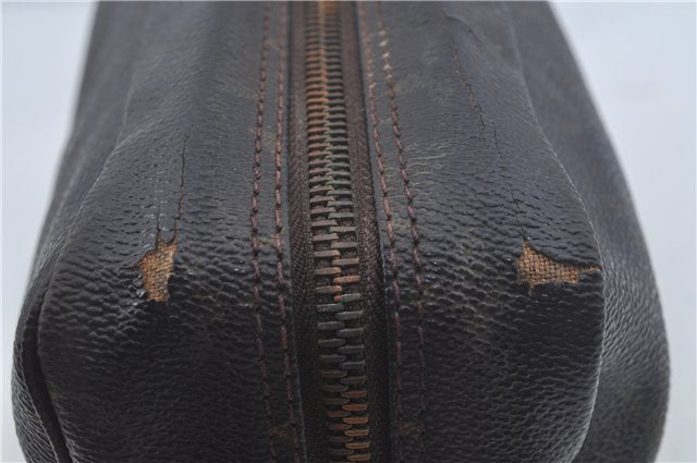 Auth Louis Vuitton Monogram Trousse Toilette 28 Clutch Hand Bag M47522 LV J8937