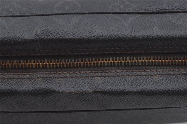 Auth Louis Vuitton Monogram Trousse Toilette 28 Clutch Hand Bag M47522 LV J8937
