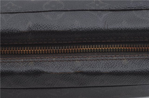 Auth Louis Vuitton Monogram Trousse Toilette 28 Clutch Hand Bag M47522 LV J8937