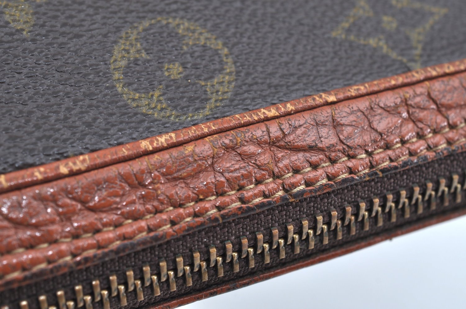 Authentic Louis Vuitton Monogram Pochette Sport Clutch Hand Bag Old Model J9095