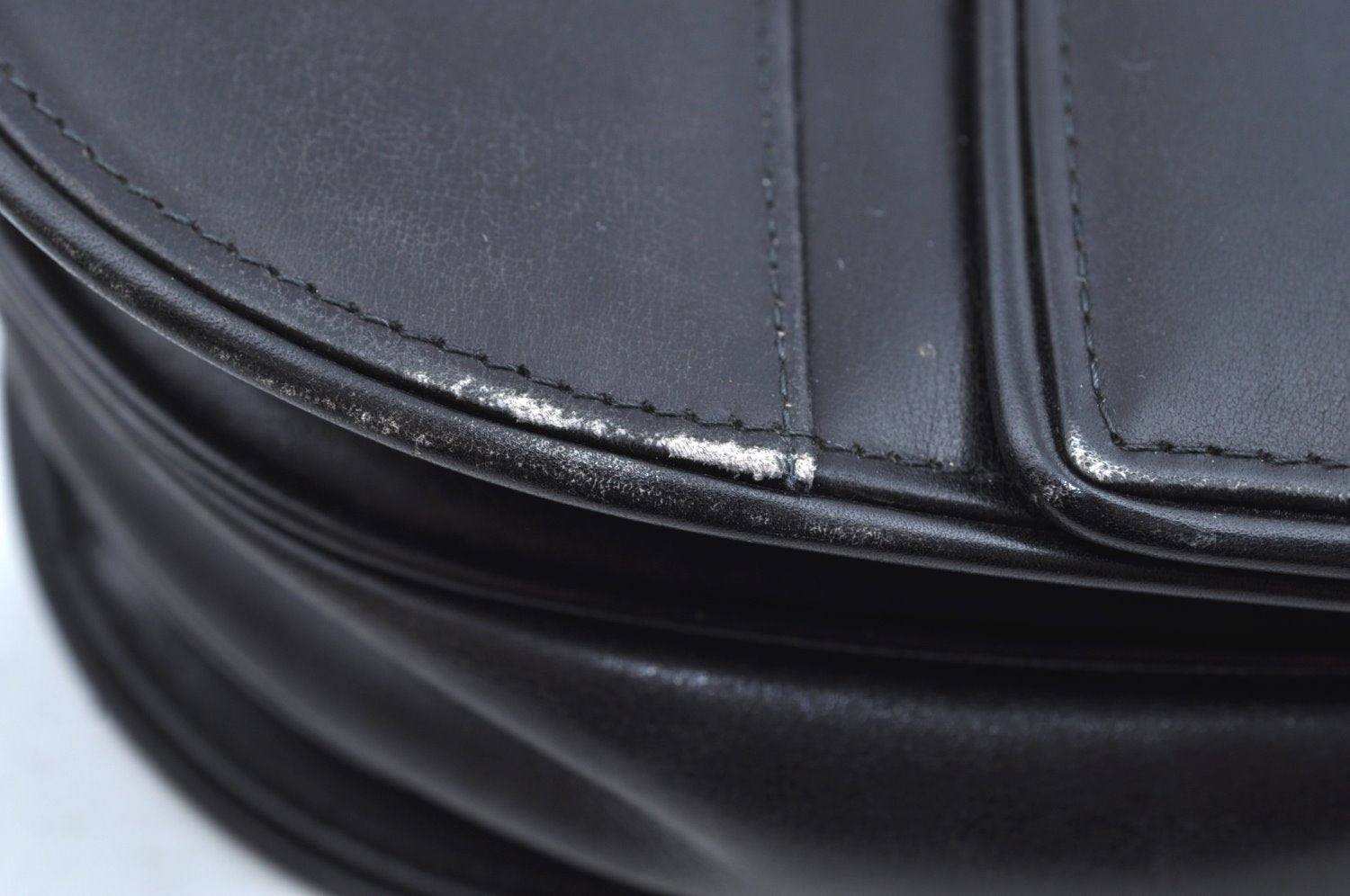 Authentic GUCCI Shoulder Hand Bag Purse Leather Black J9136