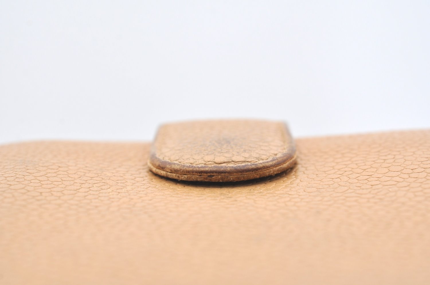 Authentic CHANEL Caviar Skin CC Logo Bifold Wallet Purse Beige J9213