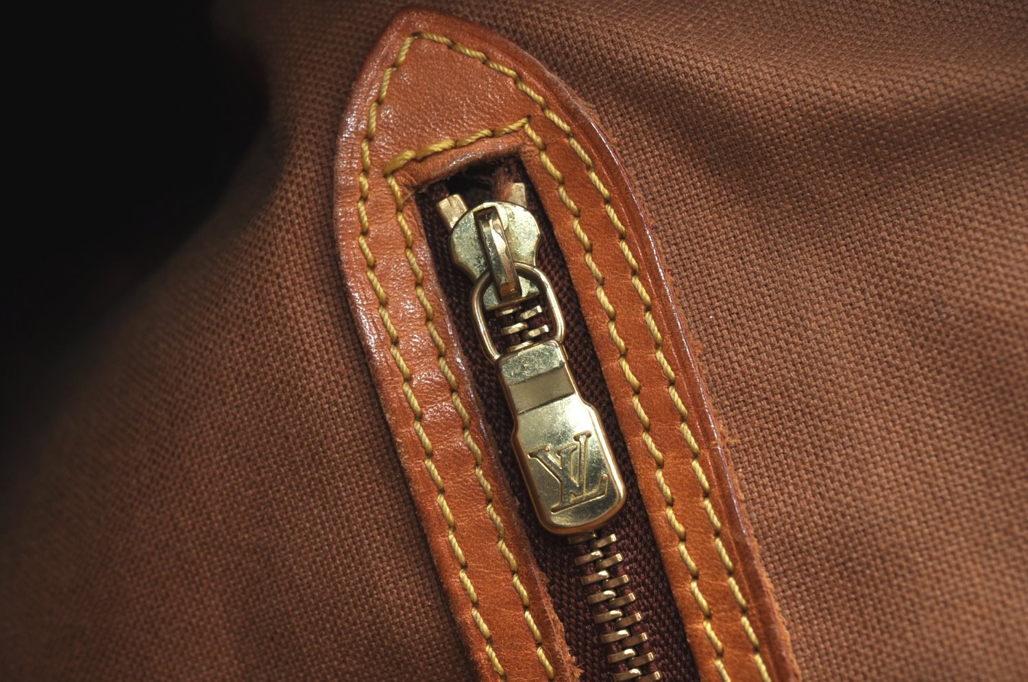 Authentic Louis Vuitton Monogram Batignolles Horizontal Tote Bag M51154 LV J9311