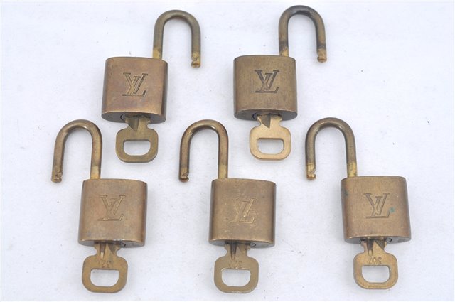 Authentic Louis Vuitton Padlock & Keys 10Set LV J9616