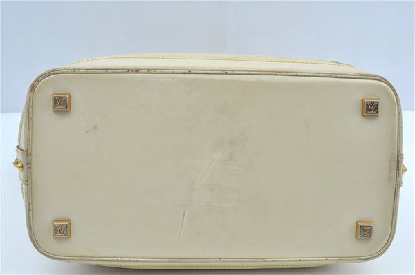 Authentic Louis Vuitton Suhali Lockit MM Hand Bag White Ivory M91874 LV J9667