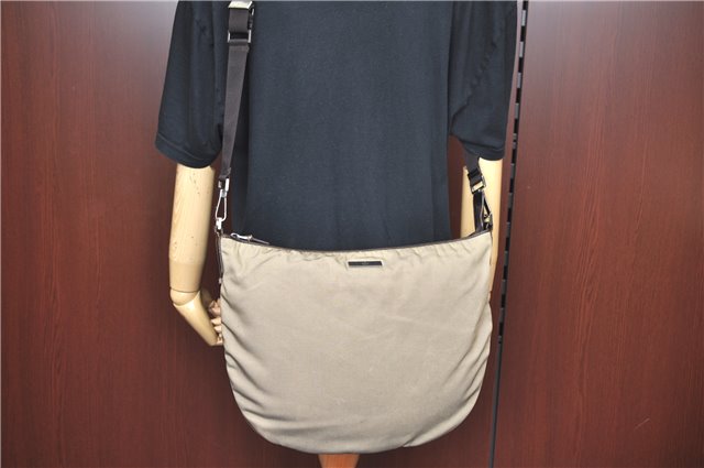 Authentic GUCCI Shoulder Cross Body Bag Nylon Leather 0013311 Khaki Green J9669