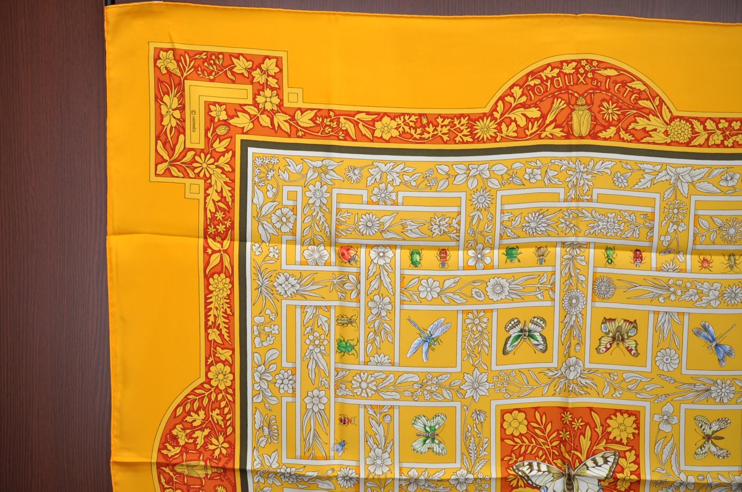 Authentic HERMES Carre 90 Scarf 