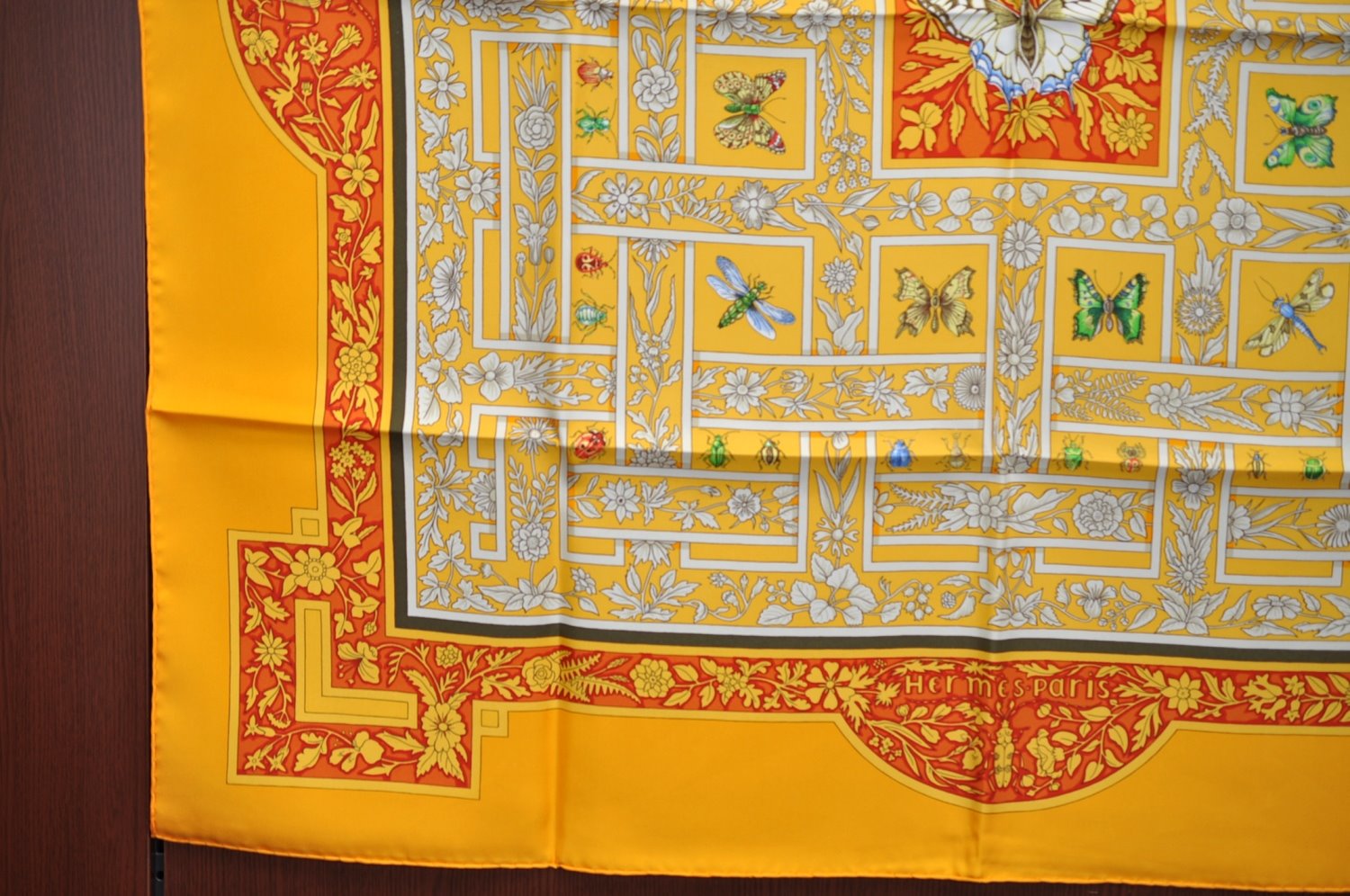 Authentic HERMES Carre 90 Scarf 