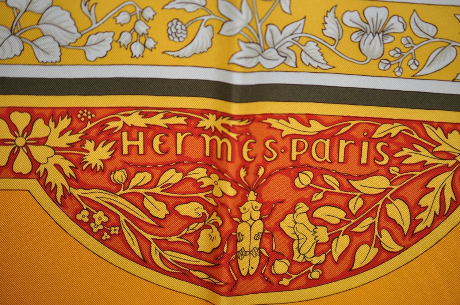 Authentic HERMES Carre 90 Scarf 