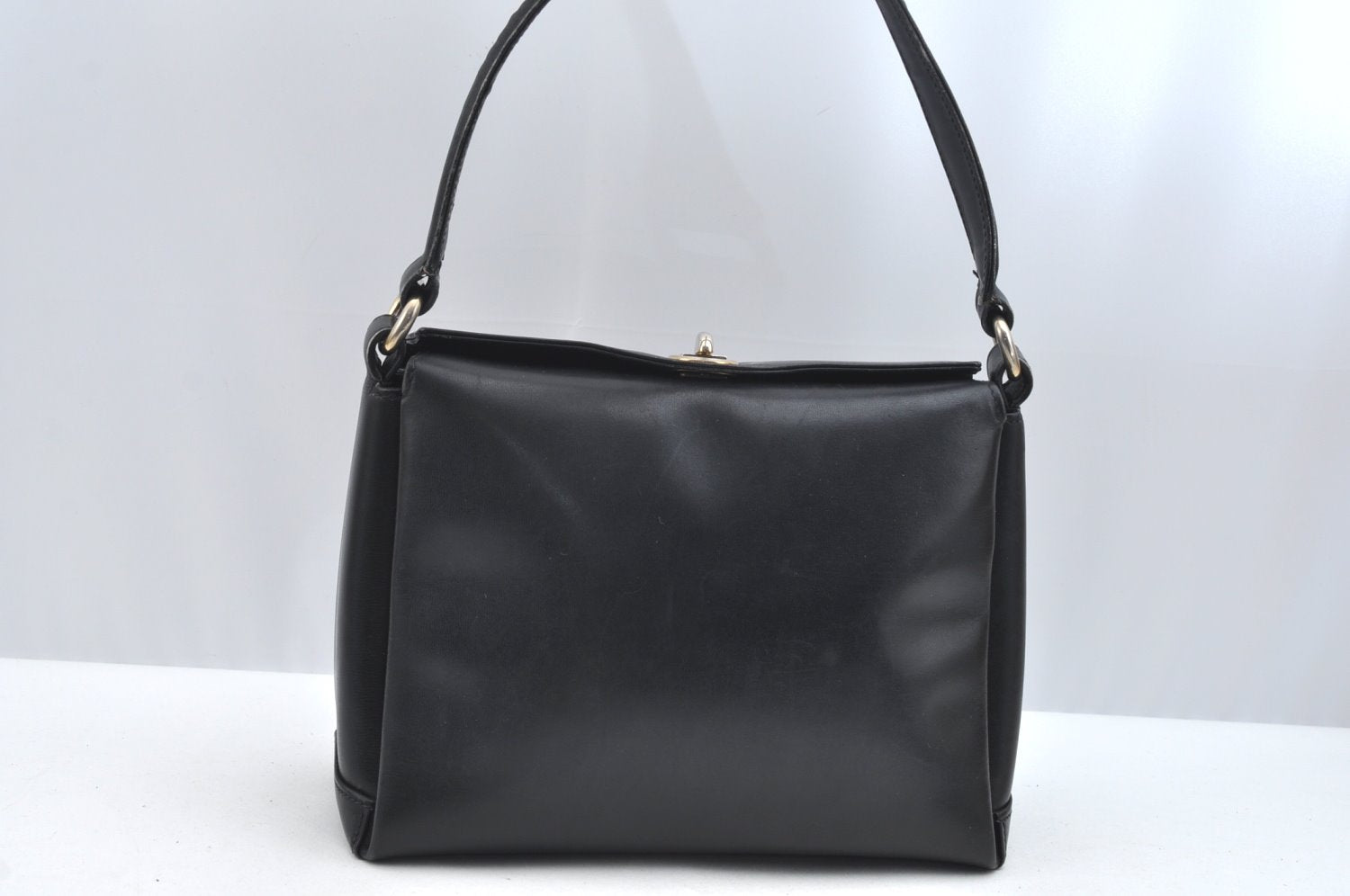 Authentic GUCCI Shoulder Hand Bag Purse Leather Black K0928