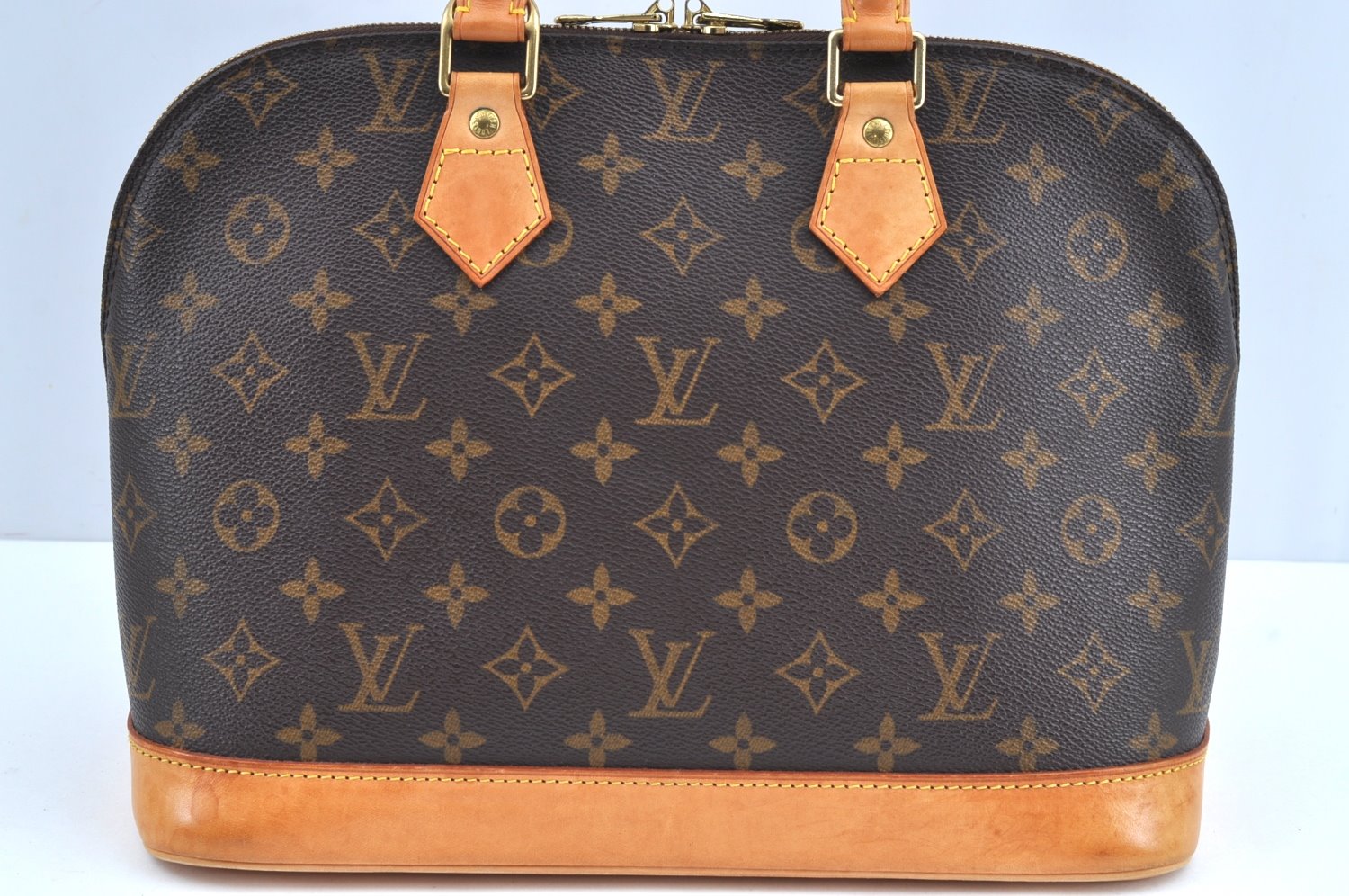 Authentic Louis Vuitton Monogram Alma Hand Bag Purse M51130 LV K2176