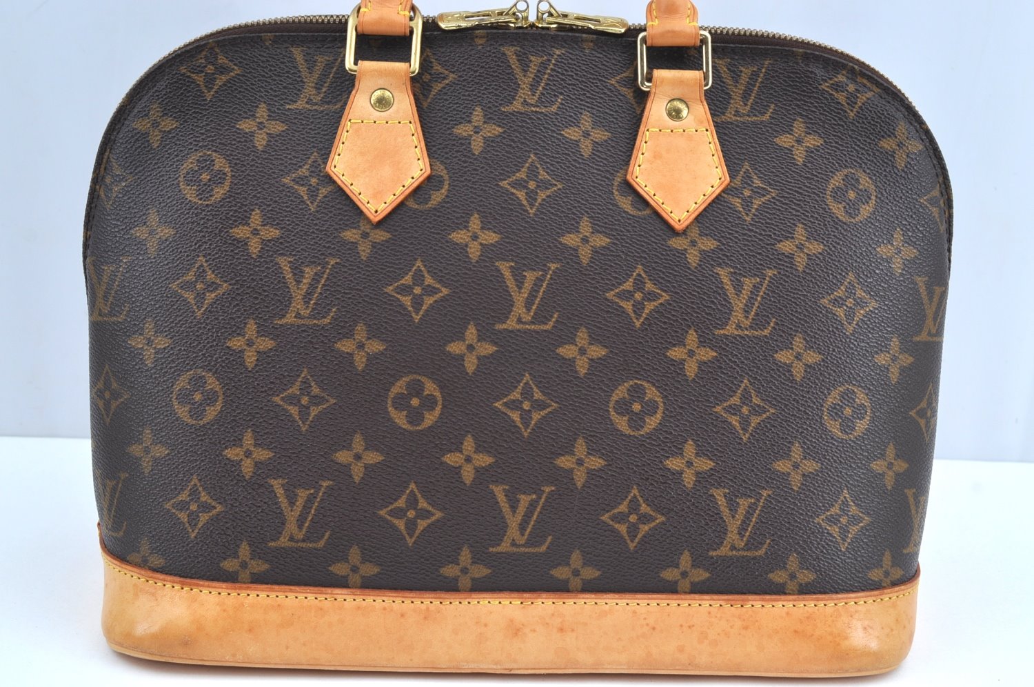 Authentic Louis Vuitton Monogram Alma Hand Bag Purse M51130 LV K2176