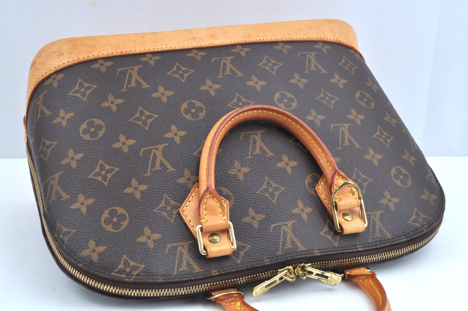 Authentic Louis Vuitton Monogram Alma Hand Bag Purse M51130 LV K2176