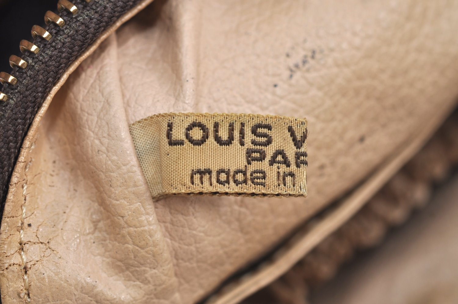 Auth Louis Vuitton Monogram Trousse Toilette 23 Clutch Hand Bag M47524 LV K3281