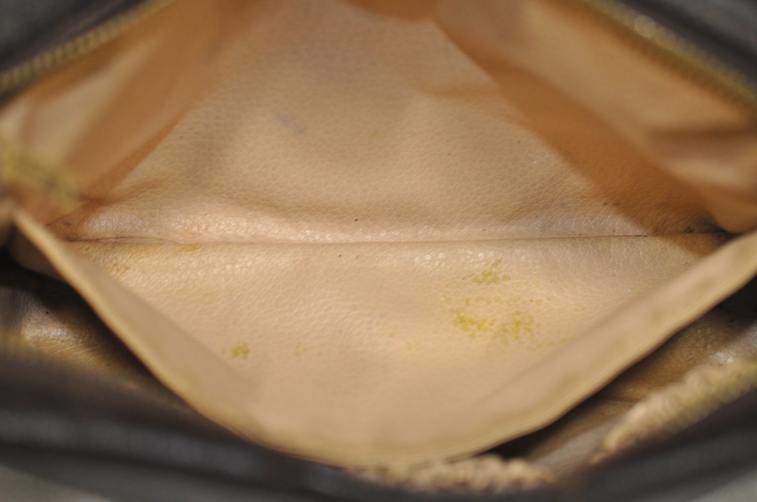 Auth Louis Vuitton Monogram Trousse Toilette 23 Clutch Hand Bag M47524 LV K3281