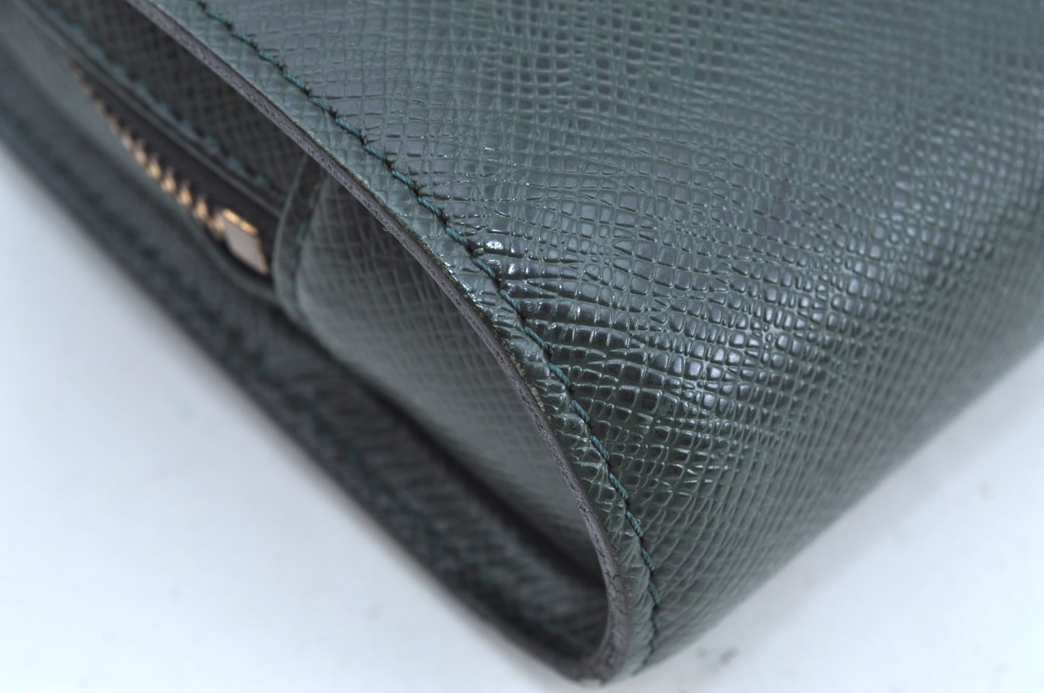 Authentic Louis Vuitton Taiga Baikal Clutch Bag Green M30184 LV K4035