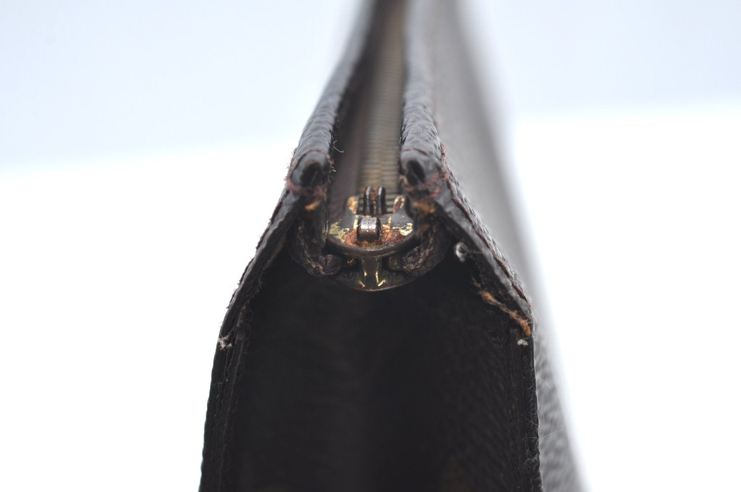 Authentic Louis Vuitton Monogram Poche Toilette 26 Cosmetics Pouch Junk K4036