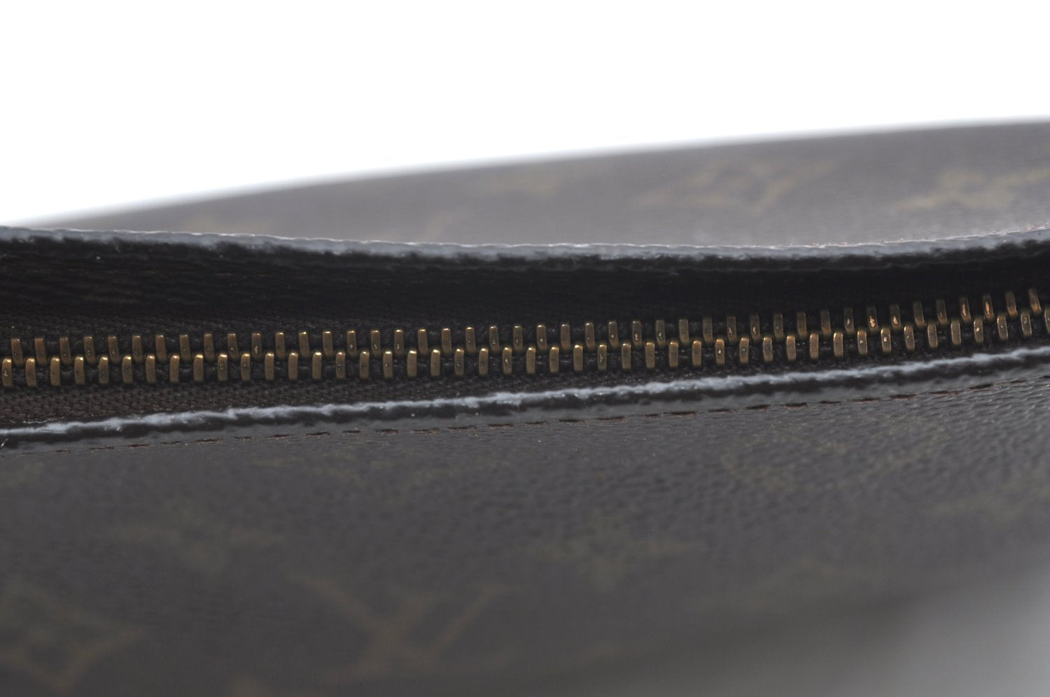 Authentic Louis Vuitton Monogram Poche Toilette 26 Cosmetics Pouch Junk K4036