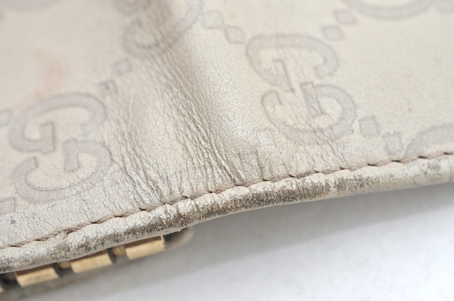 Authentic GUCCI Guccissima Lovely Heart 6 Key Case GG Leather 257217 White K4095