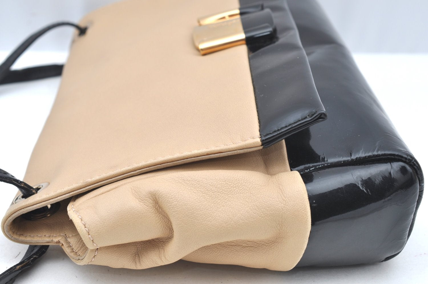 Authentic Salvatore Ferragamo Shoulder Bag Leather Enamel Beige Black SF K4124