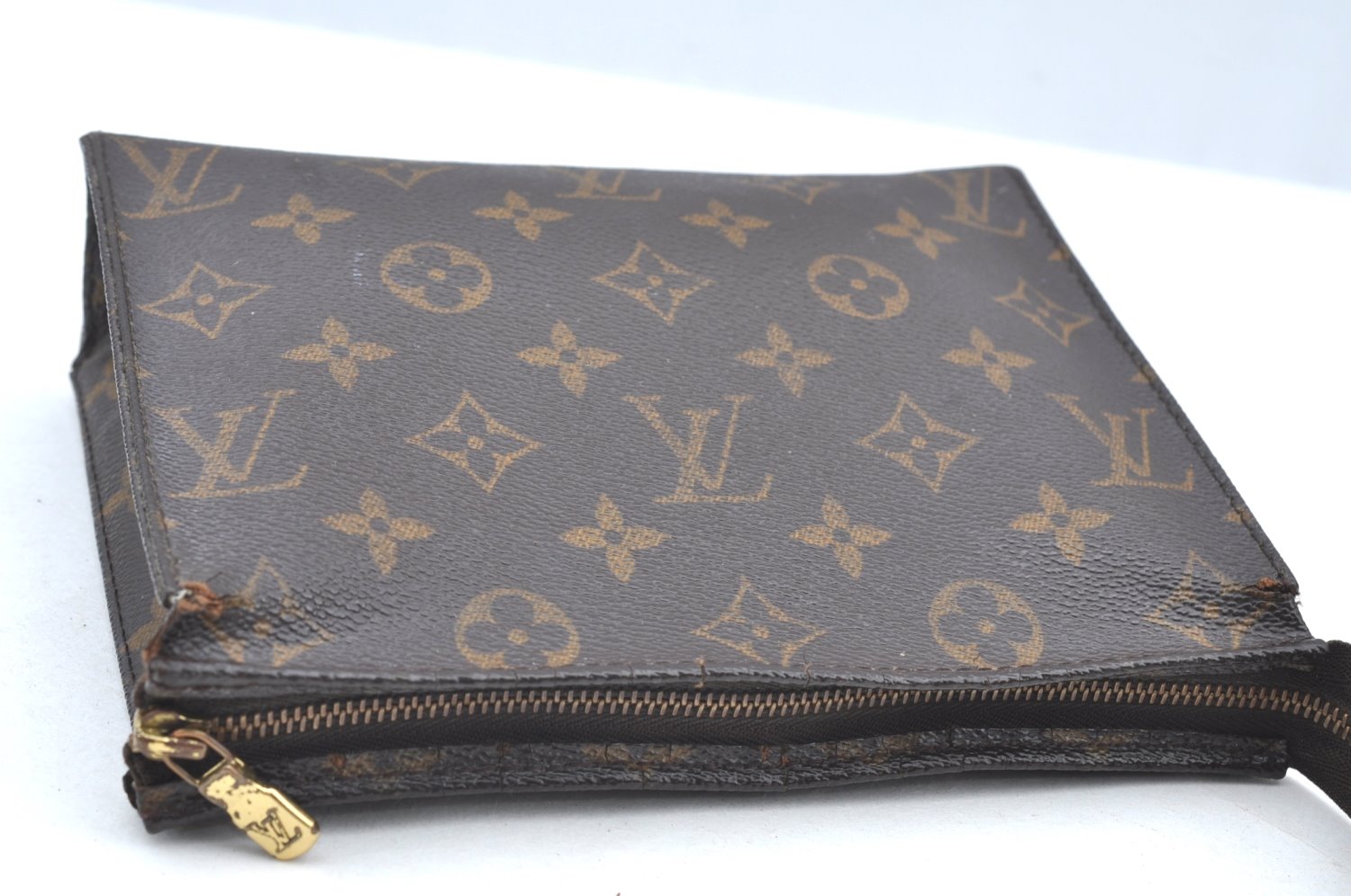 Authentic Louis Vuitton Monogram Poche Toilette 19 M47544 Cosmetics Pouch K4133
