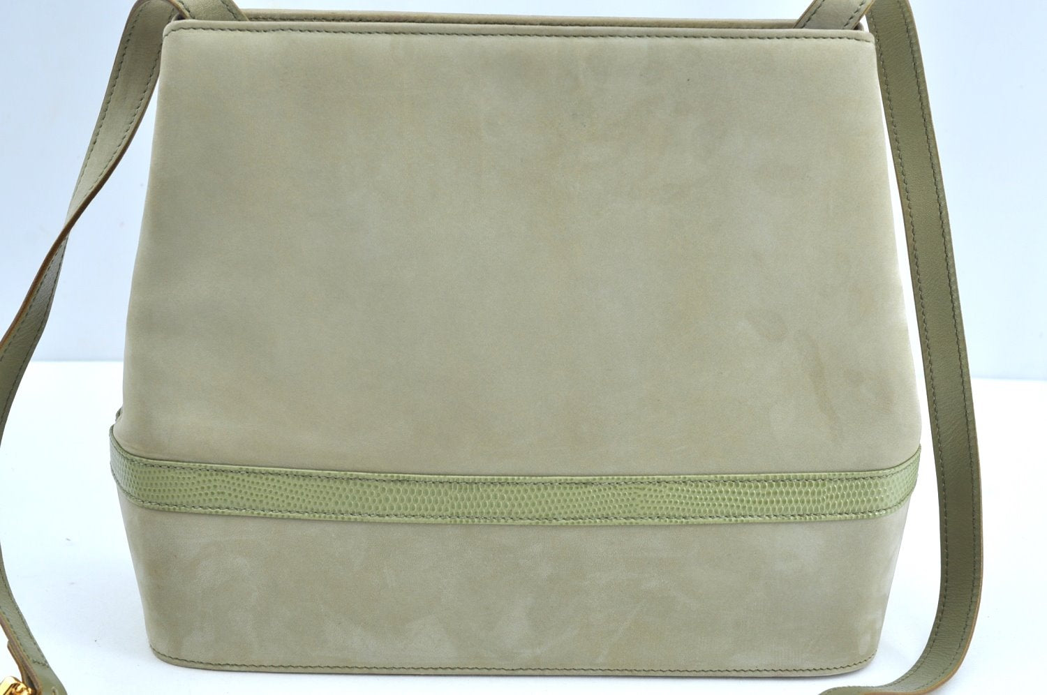 Authentic Salvatore Ferragamo Vara Shoulder Bag Suede Leather Light Green K4151