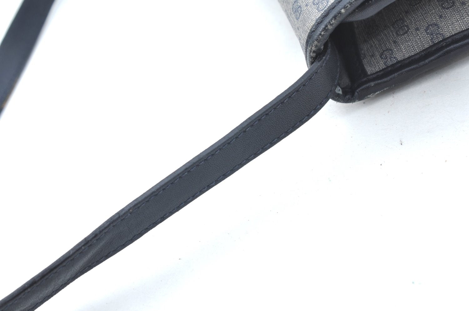 Authentic GUCCI Micro GG PVC Leather Shoulder Cross Body Bag Navy Blue K4169