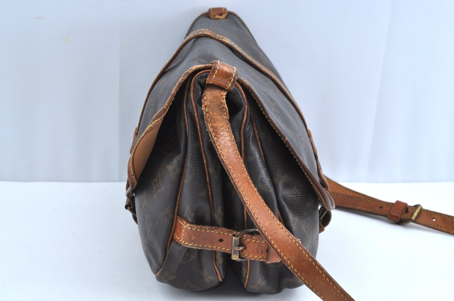 Authentic Louis Vuitton Monogram Saumur 30 Shoulder Cross Bag M42256 LV K4171