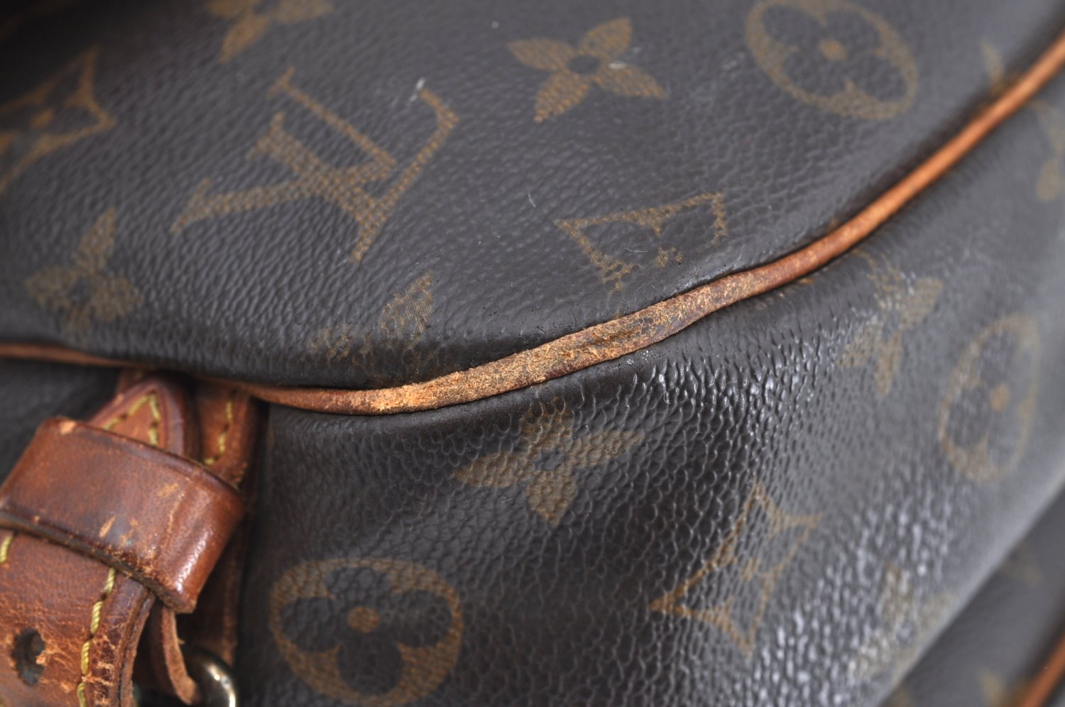 Authentic Louis Vuitton Monogram Saumur 30 Shoulder Cross Bag M42256 LV K4171