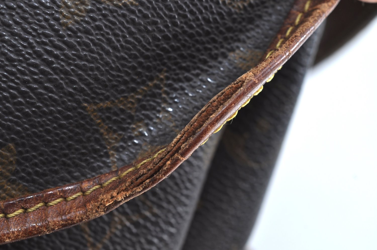 Authentic Louis Vuitton Monogram Saumur 30 Shoulder Cross Bag M42256 LV K4171