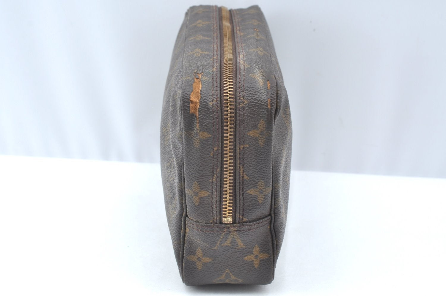 Auth Louis Vuitton Monogram Trousse Toilette 23 Clutch Hand Bag M47524 LV K4196