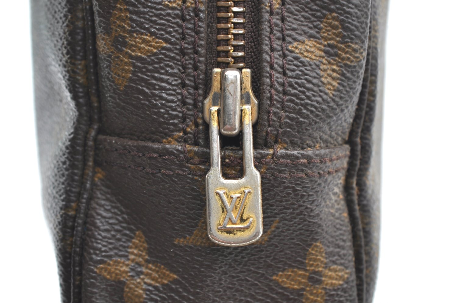 Auth Louis Vuitton Monogram Trousse Toilette 23 Clutch Hand Bag M47524 LV K4196