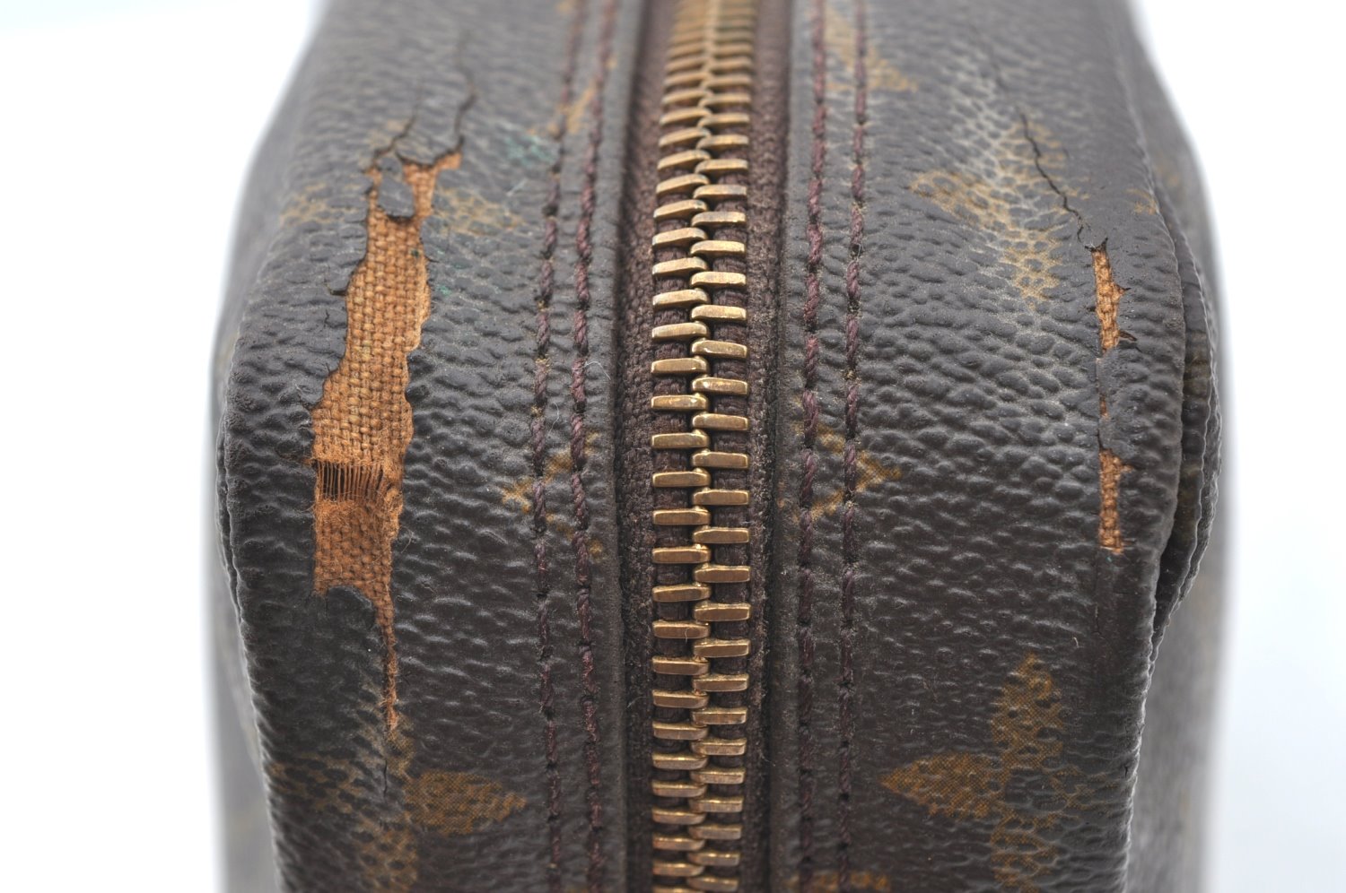 Auth Louis Vuitton Monogram Trousse Toilette 23 Clutch Hand Bag M47524 LV K4196