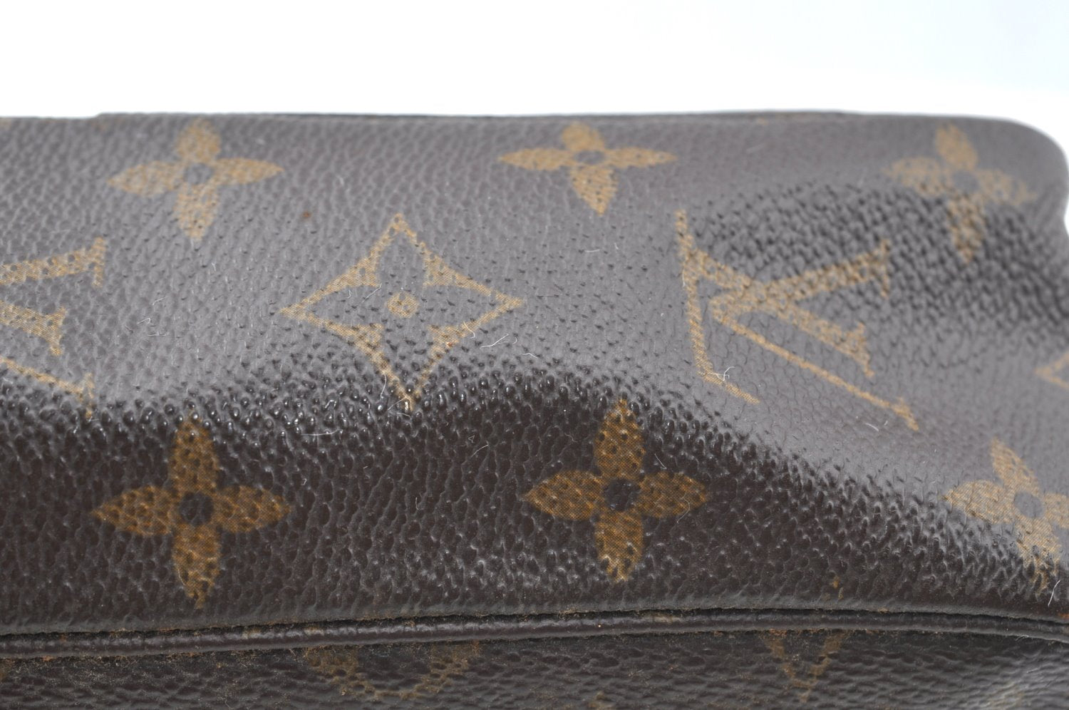 Auth Louis Vuitton Monogram Trousse Toilette 23 Clutch Hand Bag M47524 LV K4196