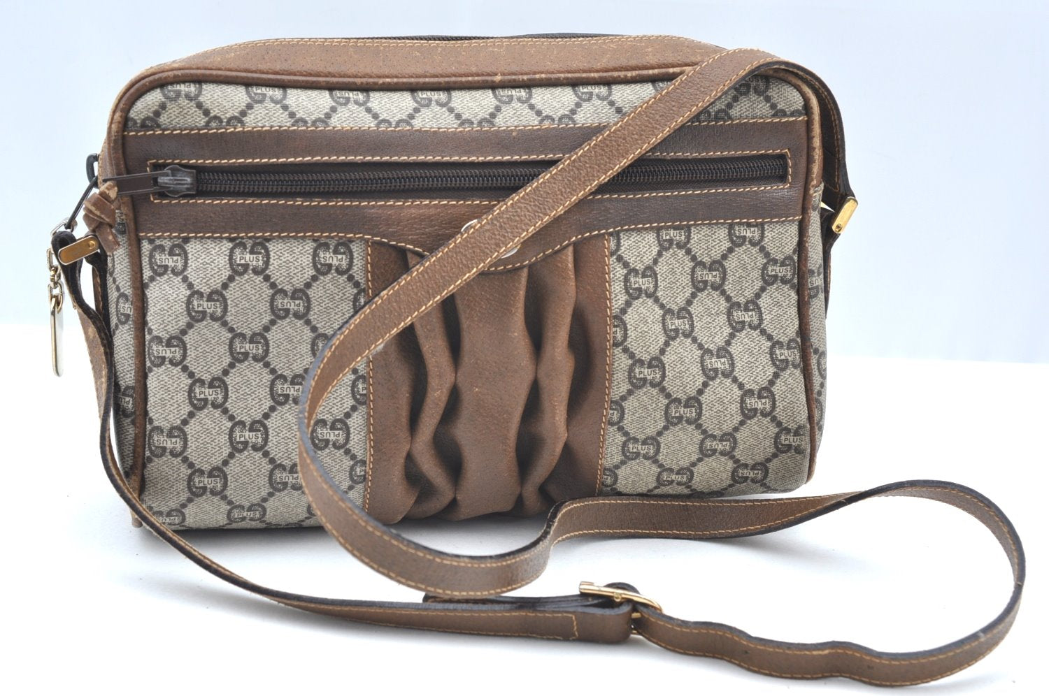 Authentic GUCCI GG Plus Shoulder Cross Body Bag Purse PVC Leather Brown K4202