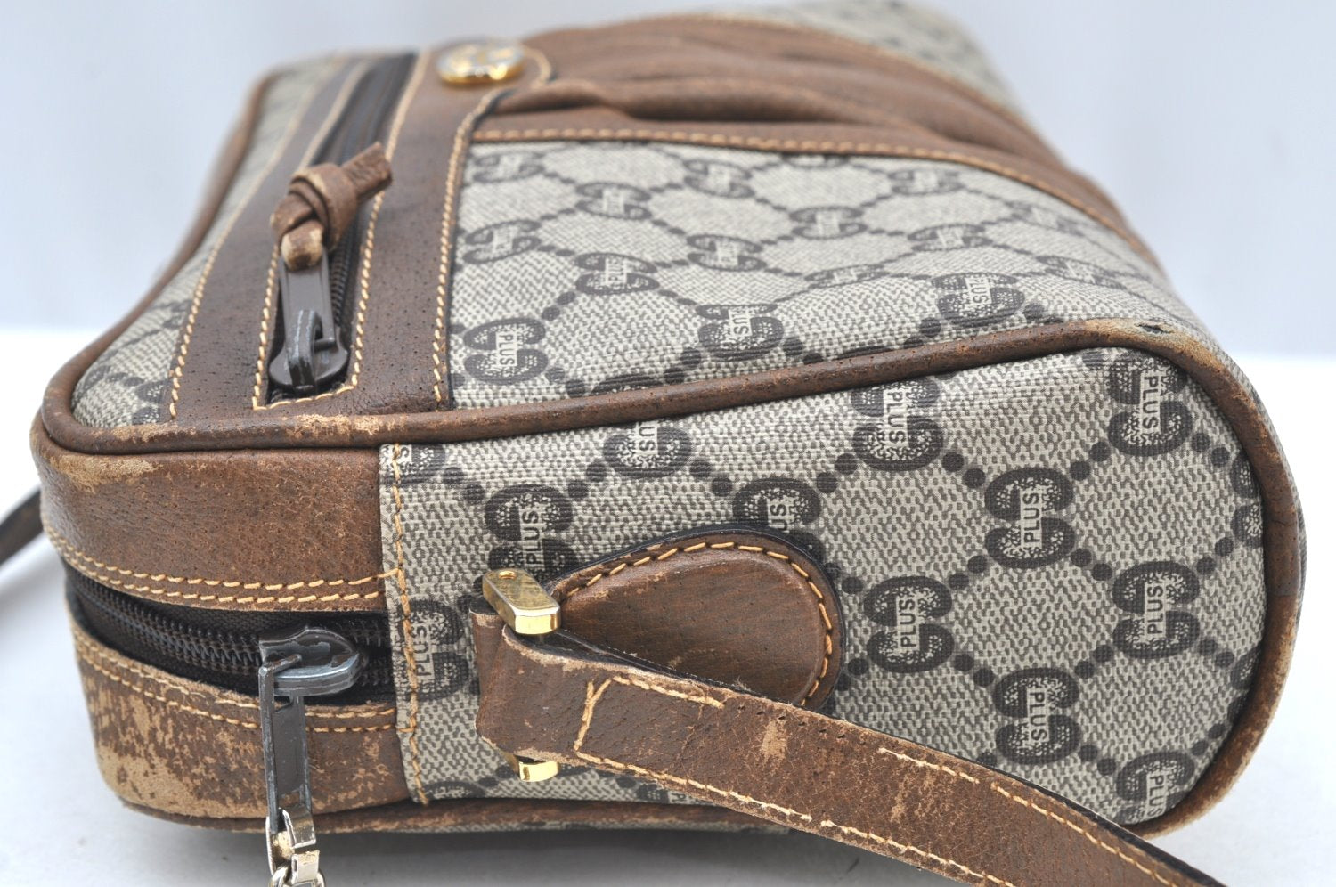 Authentic GUCCI GG Plus Shoulder Cross Body Bag Purse PVC Leather Brown K4202