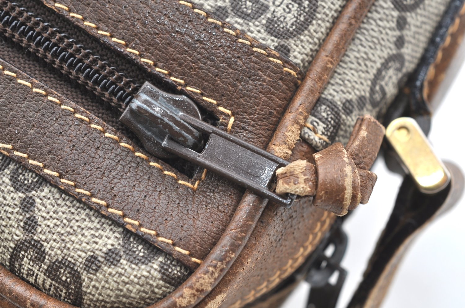 Authentic GUCCI GG Plus Shoulder Cross Body Bag Purse PVC Leather Brown K4202