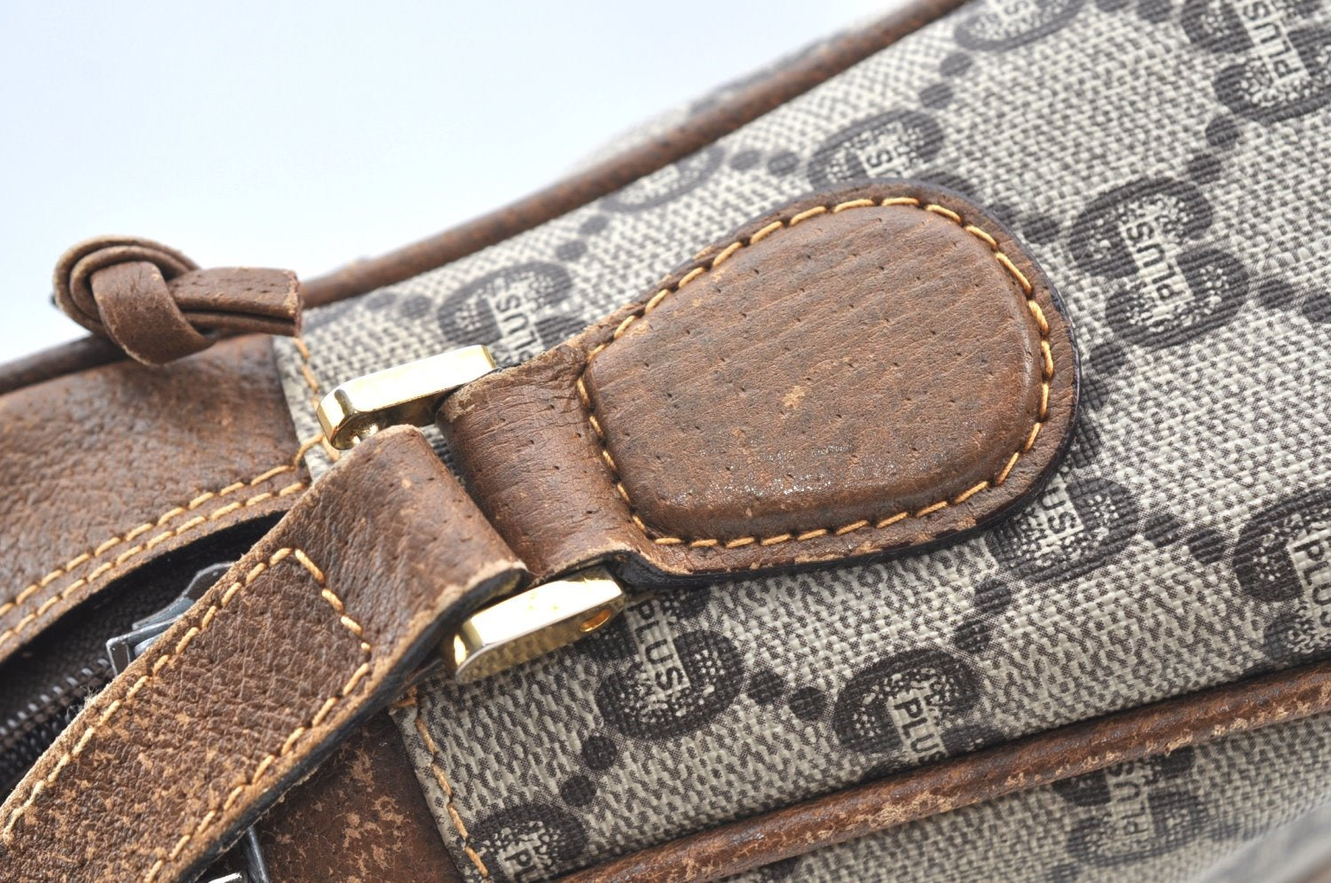 Authentic GUCCI GG Plus Shoulder Cross Body Bag Purse PVC Leather Brown K4202
