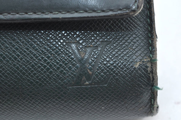 Auth Louis Vuitton Taiga Volga Document case Clutch Bag Green M30204 LV K4203