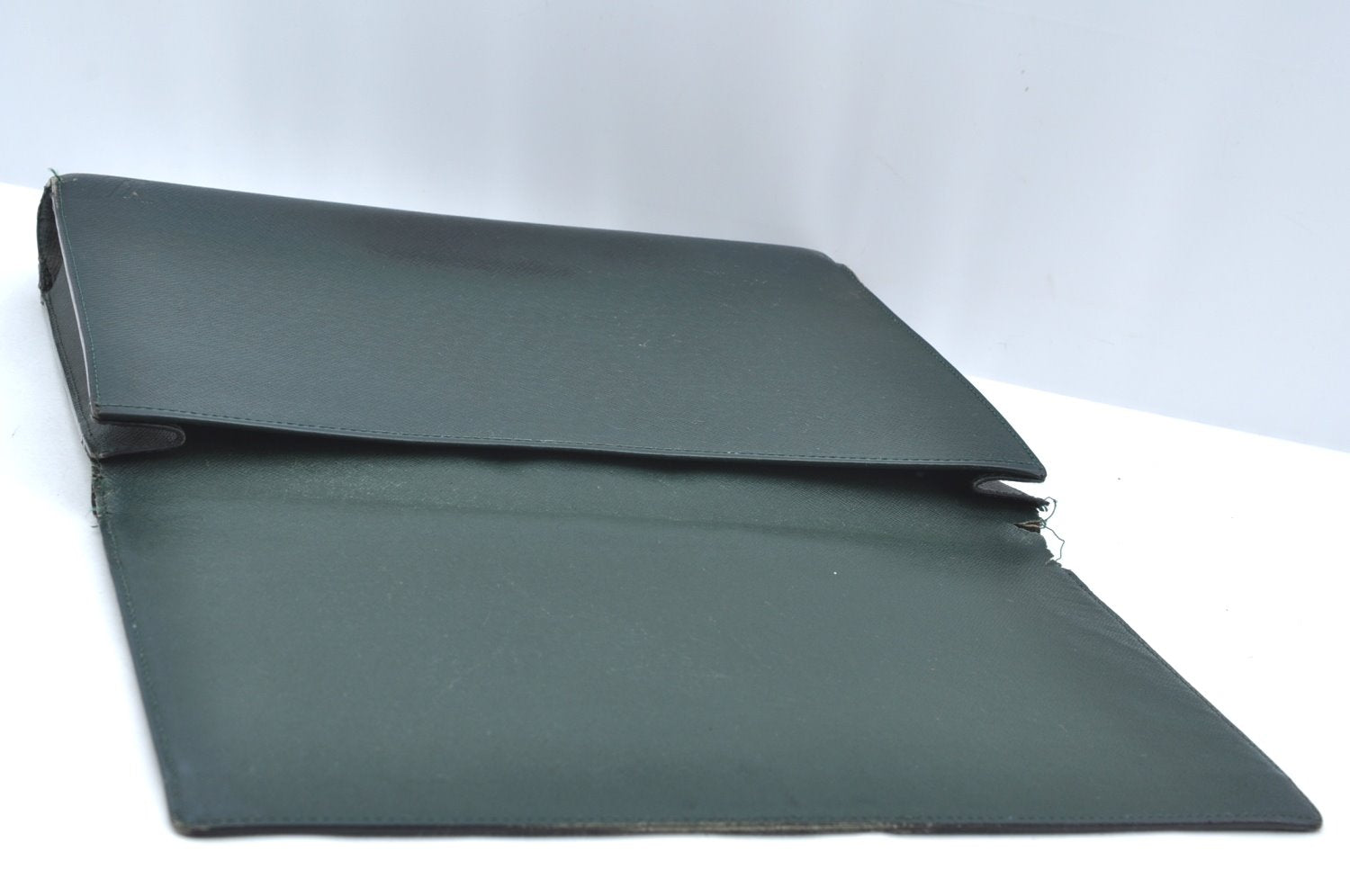 Auth Louis Vuitton Taiga Volga Document case Clutch Bag Green M30204 LV K4203