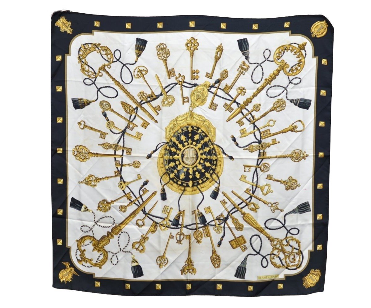 Authentic HERMES Carre 90 Scarf 