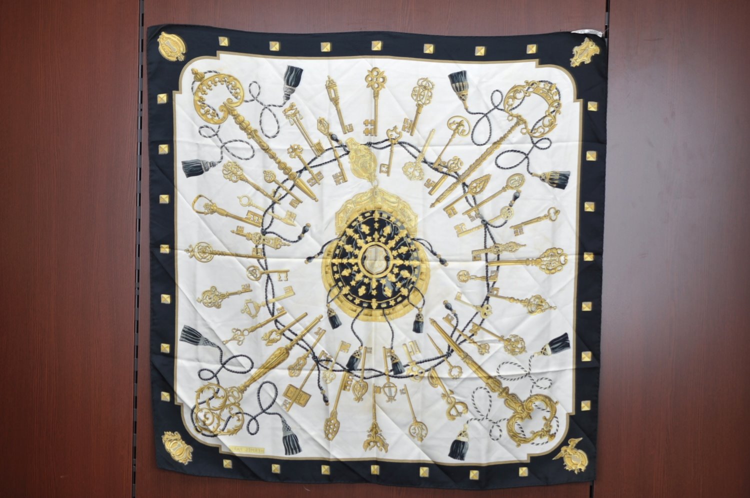 Authentic HERMES Carre 90 Scarf 